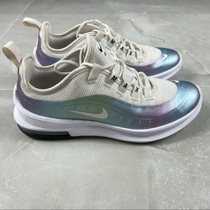 Nike Air Max Axis Kids size 5